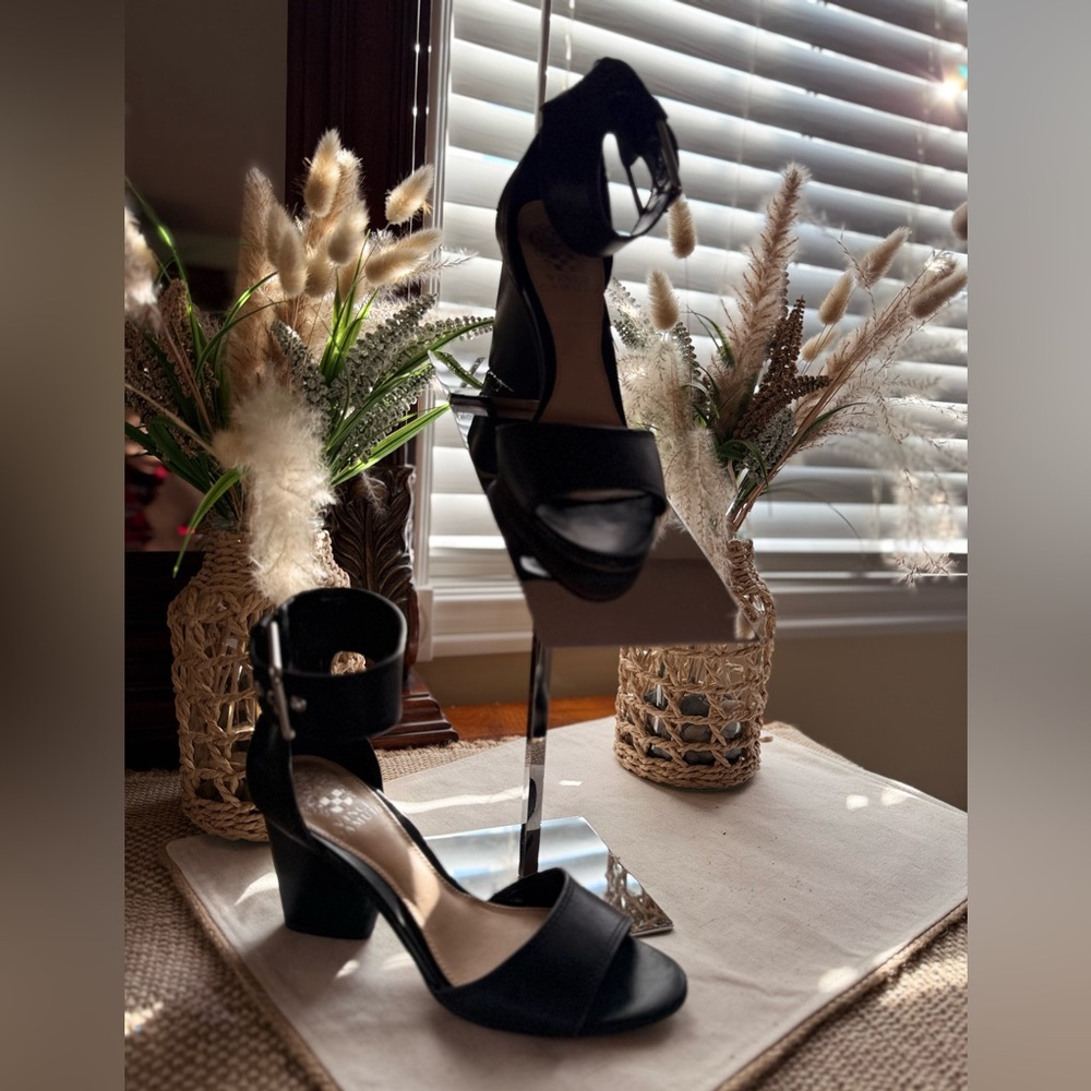 S97- Vince Camuto Black Block Heel Sandals